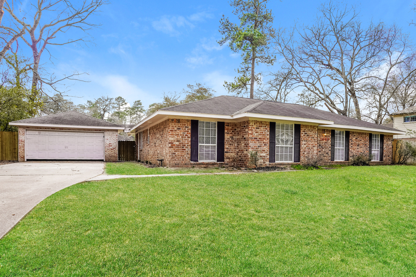 2657 S Woodloch St Conroe, TX 77385